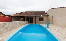 Casa até 13 pessoas, Praia de Gaivotas, Itanhaém, piscina,300MB WiFi, churrasqueira